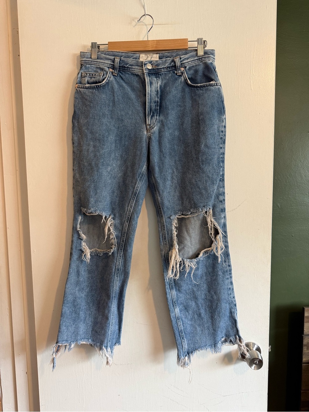 Free People We the Free distressed open knee relaxed fit cropped jeans Size 27